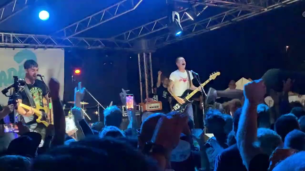 Grade 2- Under the streetlight (live Punk Rock Raduno 2024)