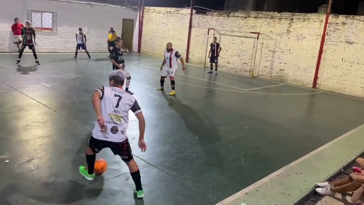 Partidaso!! 1er tiempo Defe de libertador vs Loma hermosa   Cat. 1ra  semifinal 