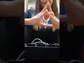 mudra de la llama trina, del plexo solar al pecho 3 veces ese movimiento