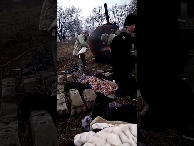 Сотрудники Роспотребнадзора сожгли шубы стоимостью 2 миллиона рублей