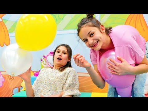 Balon Challenge. Ayşe ve Asu Ela ile eğlenceli balon oyunları! Komik çocuk videoları