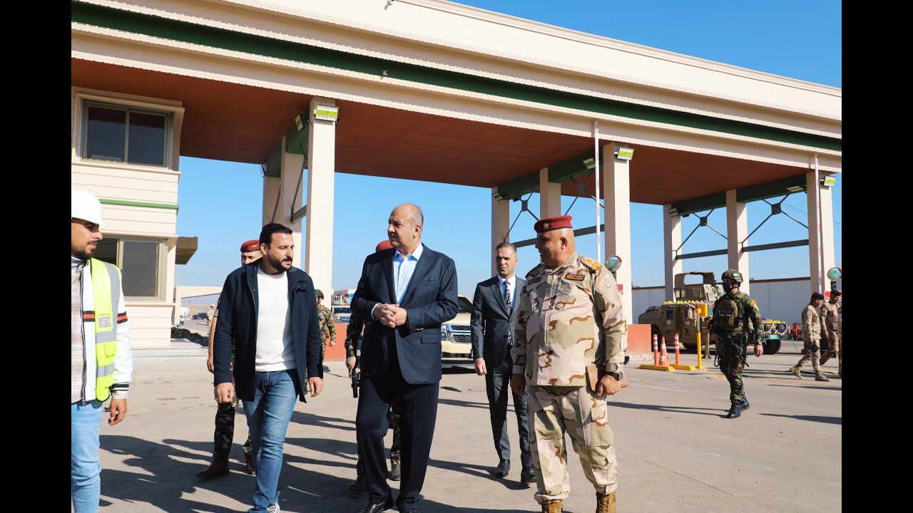 وزير الدفاع يتفقد موقع معسكر التاجي