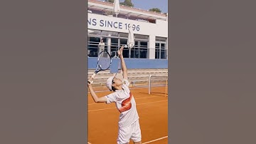 When you hit a serve, keep in mind that the wrist is the boss of everything!! #tennis #tennistips