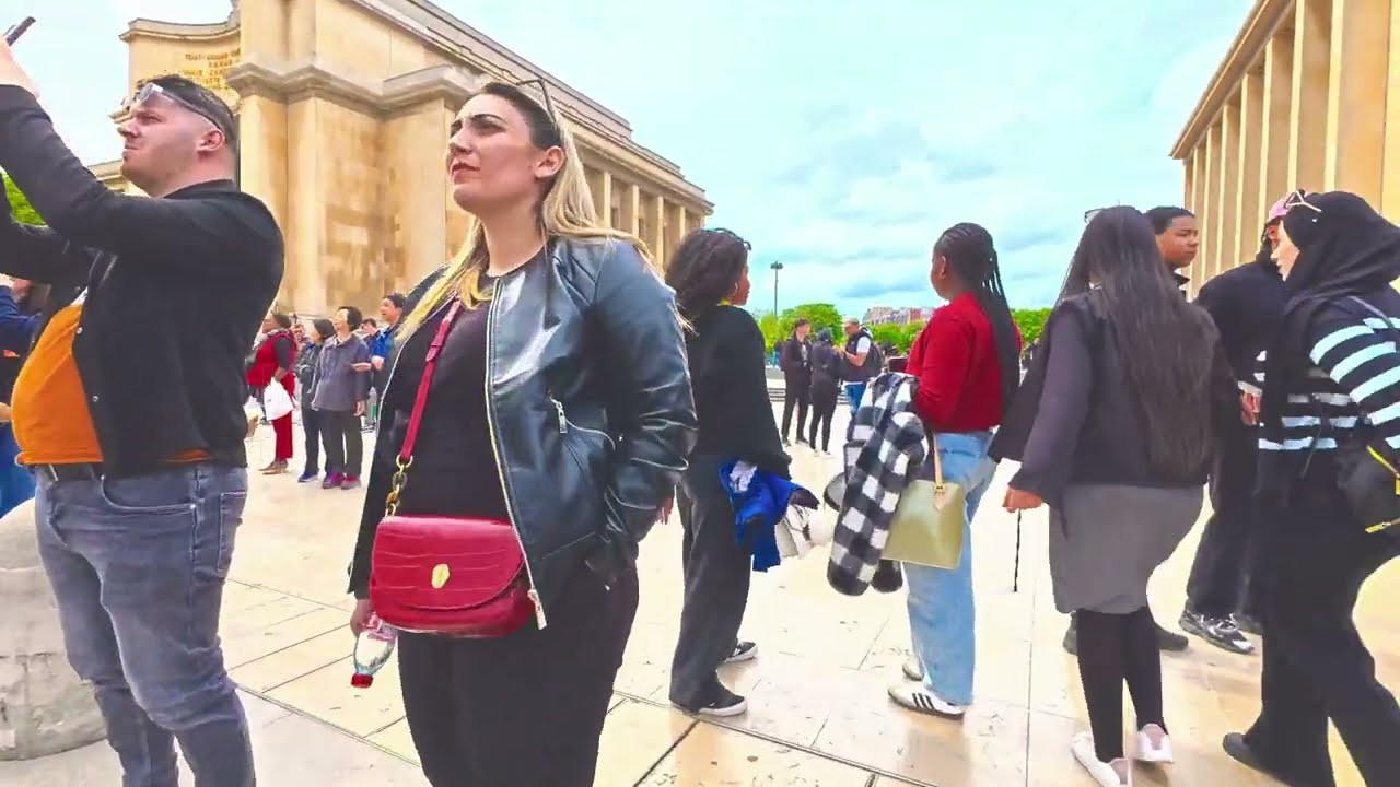 Walking tour Tracodero to Triumphal Arch 8K HDR