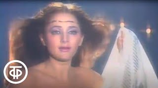 Лилия Амарфий поёт песню "Память" (Memory) из мюзикла "Кошки" (Cats) (1989)