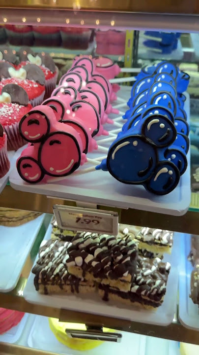 🍭 Sweet Treats for Sale at Disneyland!#DisneySnacks #DisneyTreats #DisneylandEats