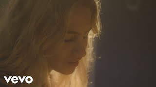 Delilah Montagu - Coffee (Official Visualizer)