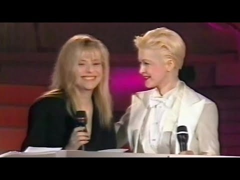 France Gall & Cyndi Lauper _ You Have To Learn To Live Alone/Les Uns Contre Les Autres [Live 1993]