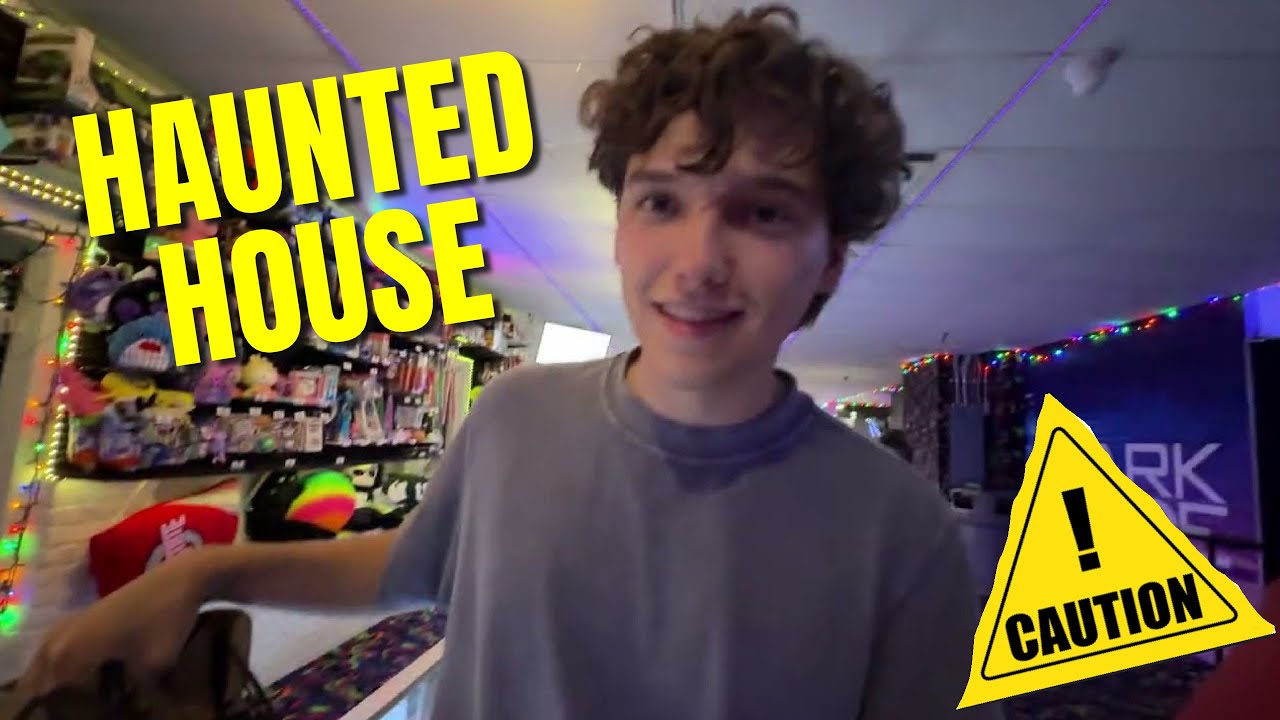 SHARPE FAMILY VS. A HAUNTED HOUSE!?!😨👻