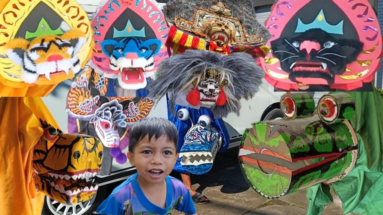 Semua Barongan Keluar Dari Mobil Van Putih