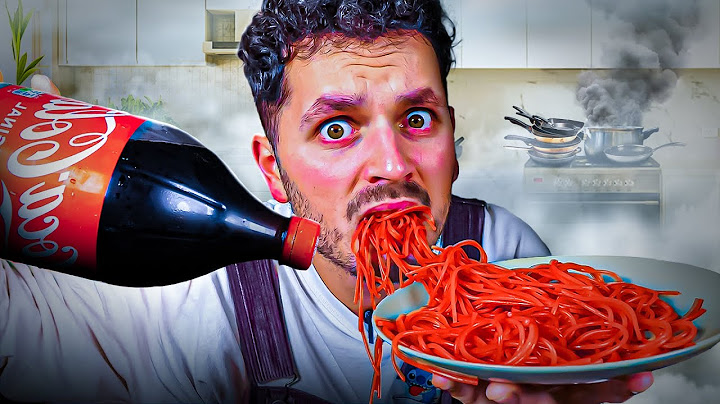 Je fais cuire des pâtes dans des liquides insolites ! (j'suis choqué du résultat)