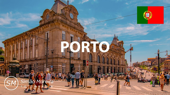 Driving Downtown Porto - Portugal