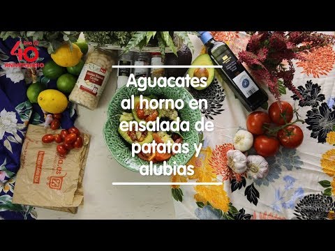 Aguacates al horno en ensalada de patatas y alubias
