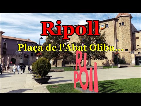 [SPAIN-RIPOLL] Walking along Plaça de l'Abat Oliba... 27/OCT/2021 02:30 pm