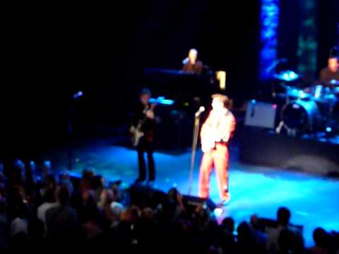 Chris Isaak Dancing 