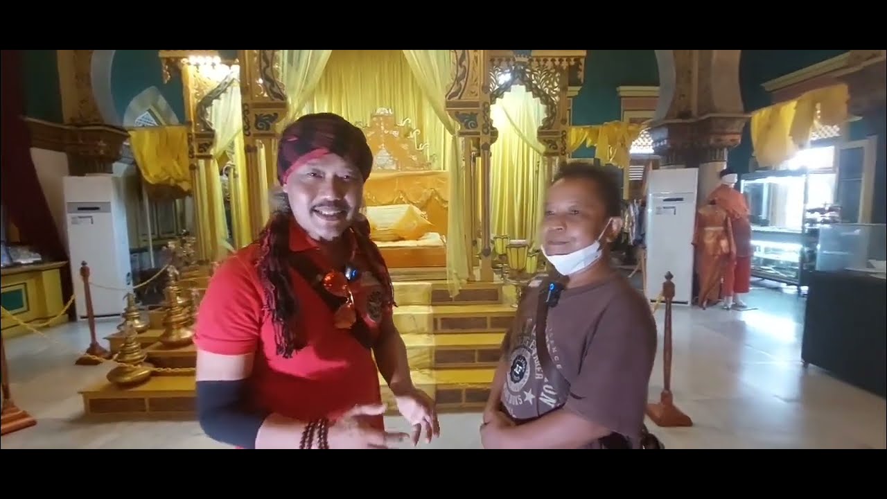 SOSOK GAIB PENUNGGU SINGGASANA ISTANA MAIMUN