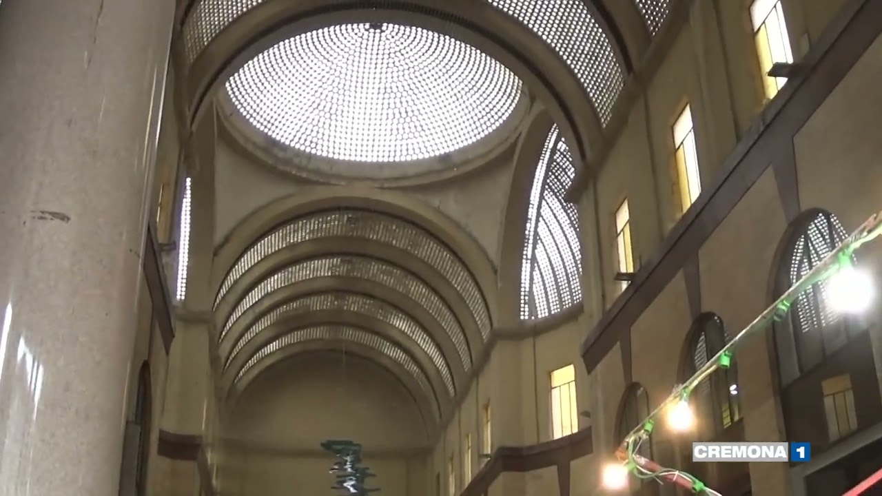 Aggressione in Galleria a Cremona, trovato l'autore: denunciato per lesioni