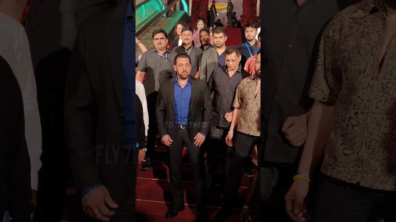 Salman Khan arrives at producer Anand Pandit Grand 60th Birthday Party 