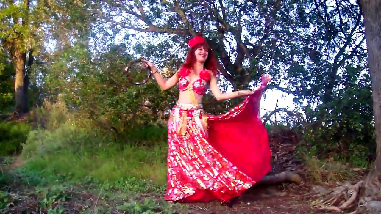 Ameynra bellydance Sofia Metal Queen. Red rose, slow dance beautycon