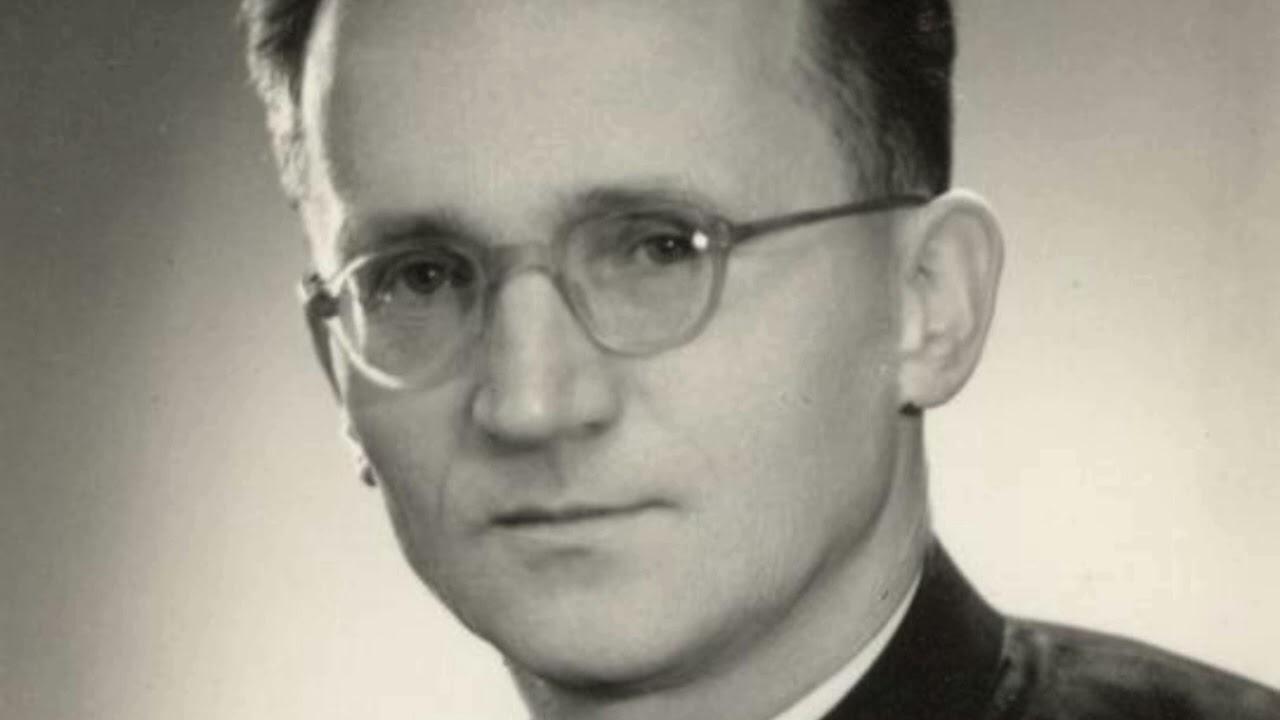 A piarista informatikus - Száztíz éve született Kovács Mihály atya