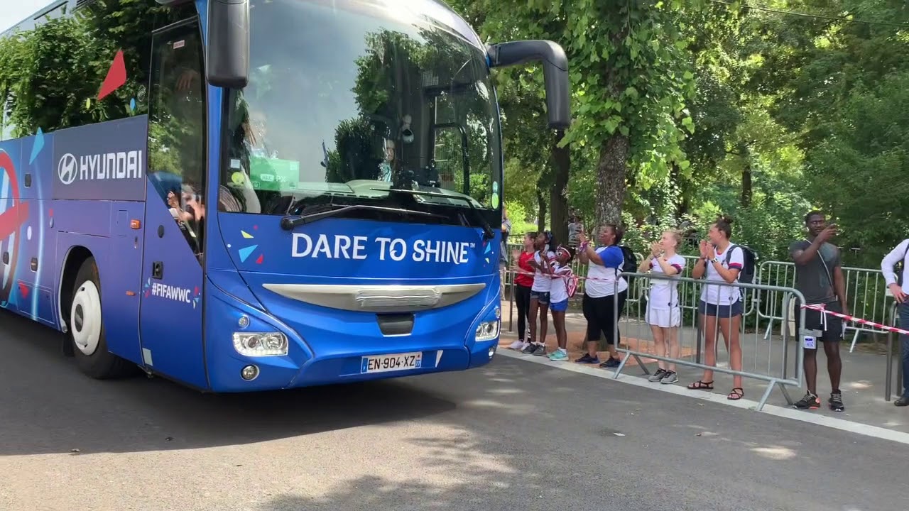 reimschema España-EEUU: Llegada de EEUU al Estadio Auguste Delaune