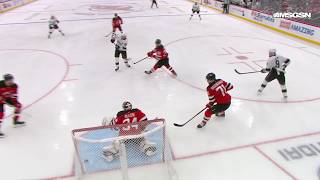 Scott Laughton scores a goal against the New Jersey Devils