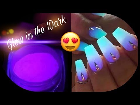 Video: 3 formas de activar el esmalte de uñas que brilla en la oscuridad