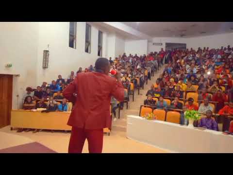 Wanachuo UDOM Waachwa Hoi Na Vituko Vyake Mc Bakitalu 