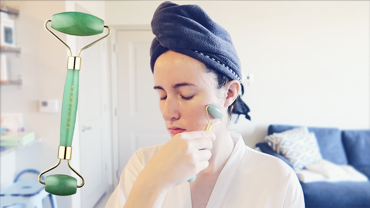 I Tried Jade Rolling for 30 Days! | Does it Work? | HERBIVORE Jade Facial  Roller - YouTube