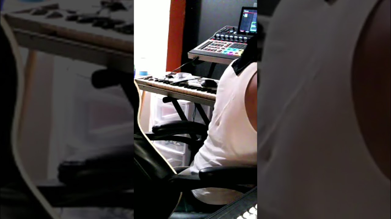 sequencing a beat to clear my head #mpcxl  #producer #studio