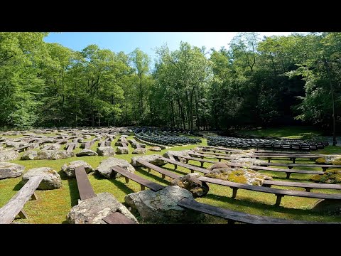 Exploring Empty Natural Amphitheater Cove [4K] In Pineville, KY — ROAMING LANDSCAPES #5