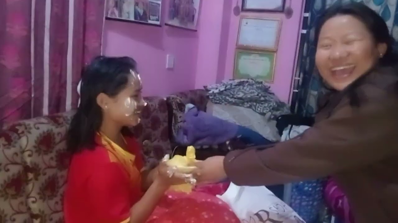 बिरामी पनि छदैछ येता बर्थ दे नि मनाउनै पर्ने के बिजोग रमाइलो 😄🤗