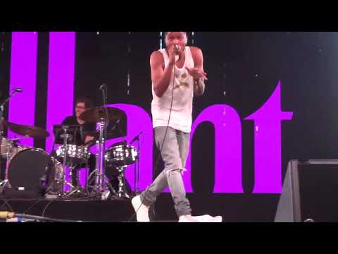 Gallant Open Up Live Coachella April 22 2016