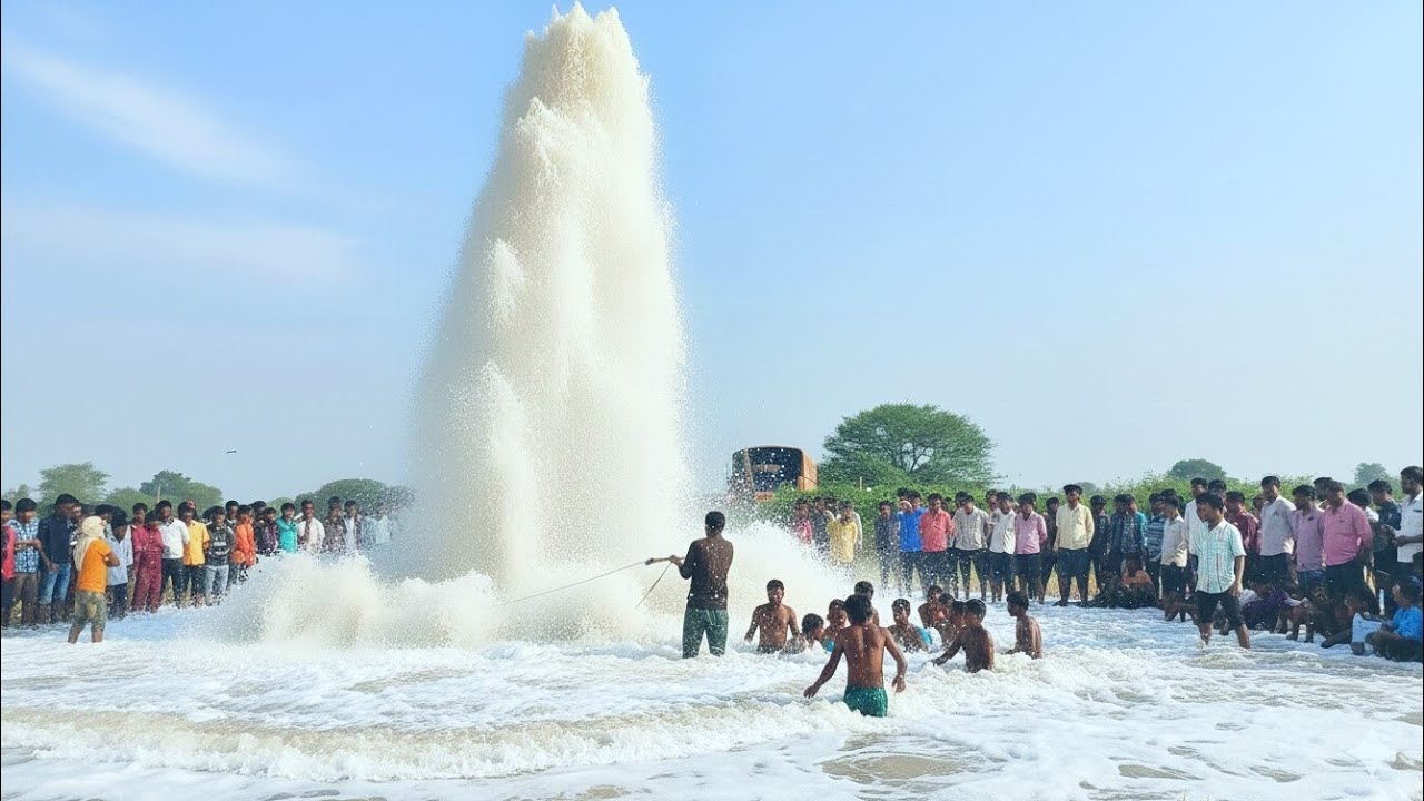 Borewell Drilling Village - 70 फीट मे फूल पानी 10 HP मोटर Coconut water checking Method | Borewells