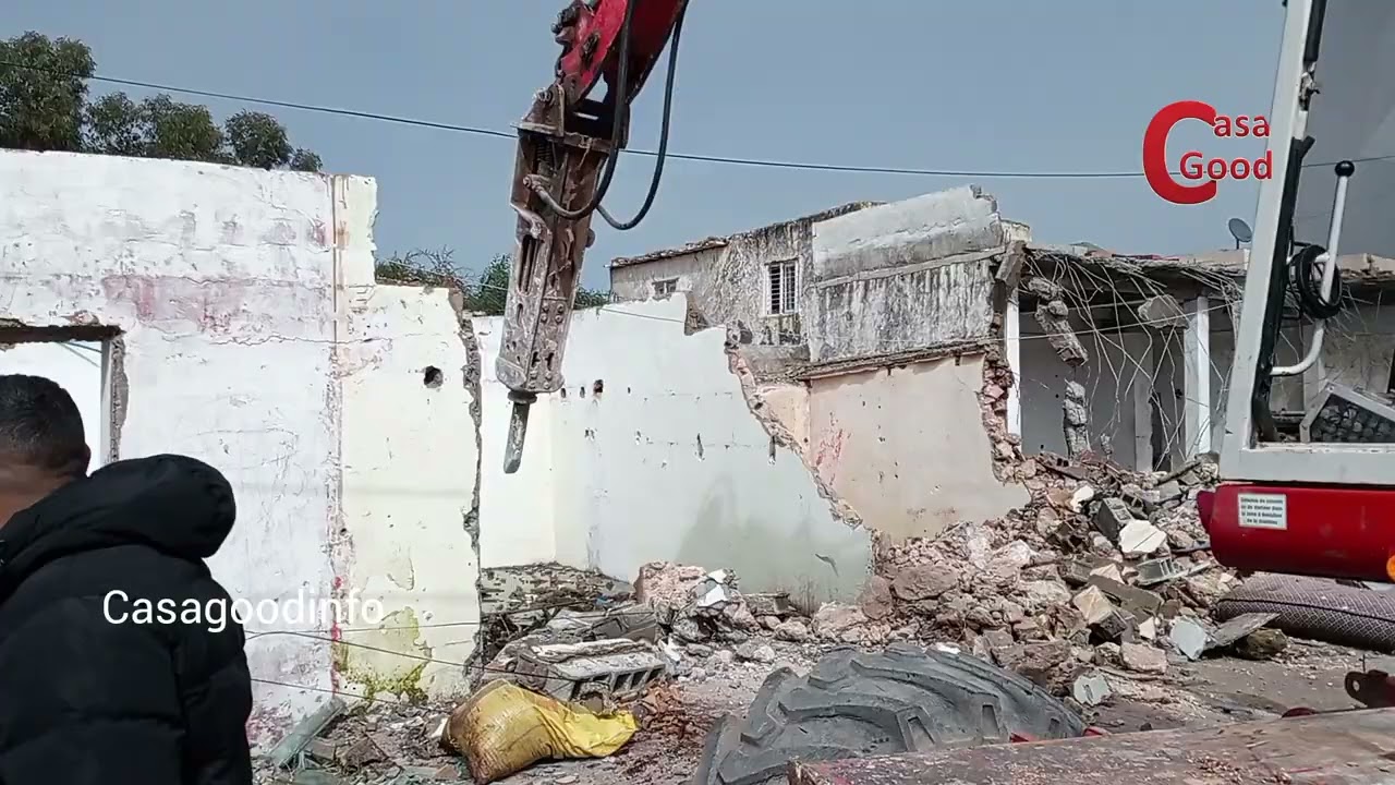 هدم المحلات العشوائية بطريق أزمور.. تدخل ميداني للملحقة الإدارية بنعبيد