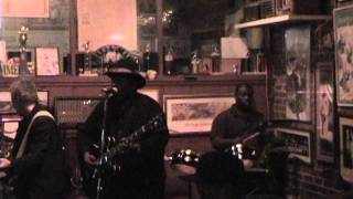 King Edward and Robertinho at hal and mal.avi