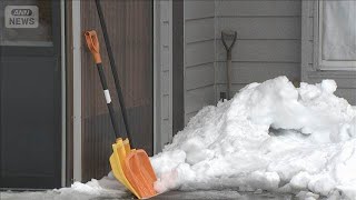 雪に埋もれ70代女性死亡 落雪に巻き込まれたか　青森・つがる市(2026年2月10日)