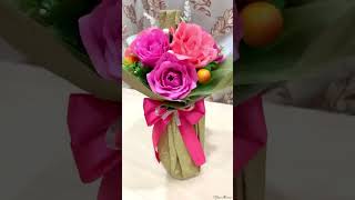 Оформление бутылки вина и конфет в виде букета с розами #handmade #букетроз #ручная_работа #букеты