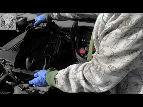 Mercedes C-класса w203 2006-2007 гг. Замена шланга вентиляции картера, номер детали A271 018 1282