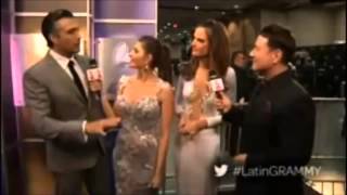 Jaime Camil no backstage do Latin Grammy 2014