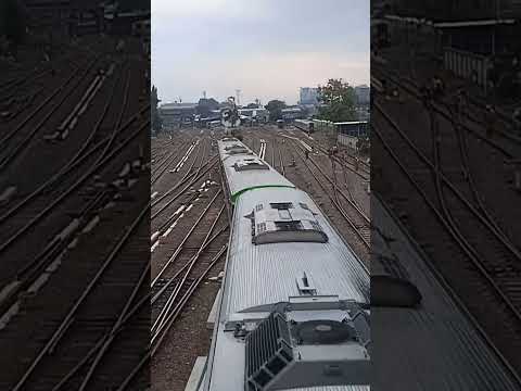 Hunting KA di St Bandung #railway #fyp #shorts #keretaapi #masinisramah#railfansindonesia #sepur