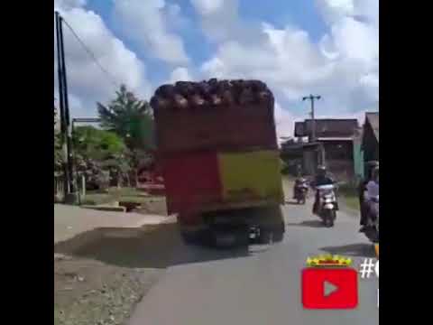  Truk  oleng Tampa batas truk  pesisir barat Lampung  YouTube