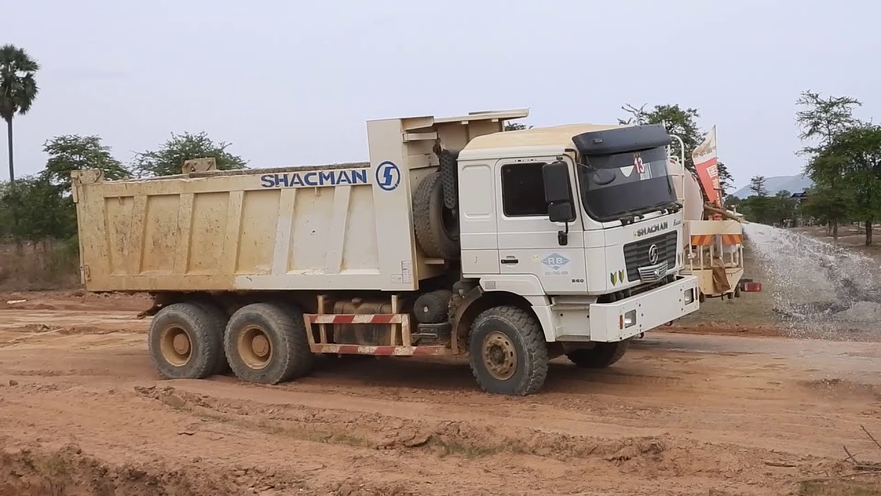 China Dump Truck In Cambodia - ឡានបែនចិន - CHACMAN F2000 Dump Truck, CHENGLONG Dump Truck