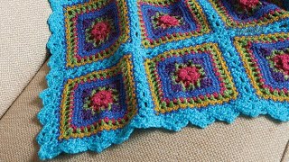 Left Hand: Christmas Festive Squares Throw Pattern | The Crochet Crowd