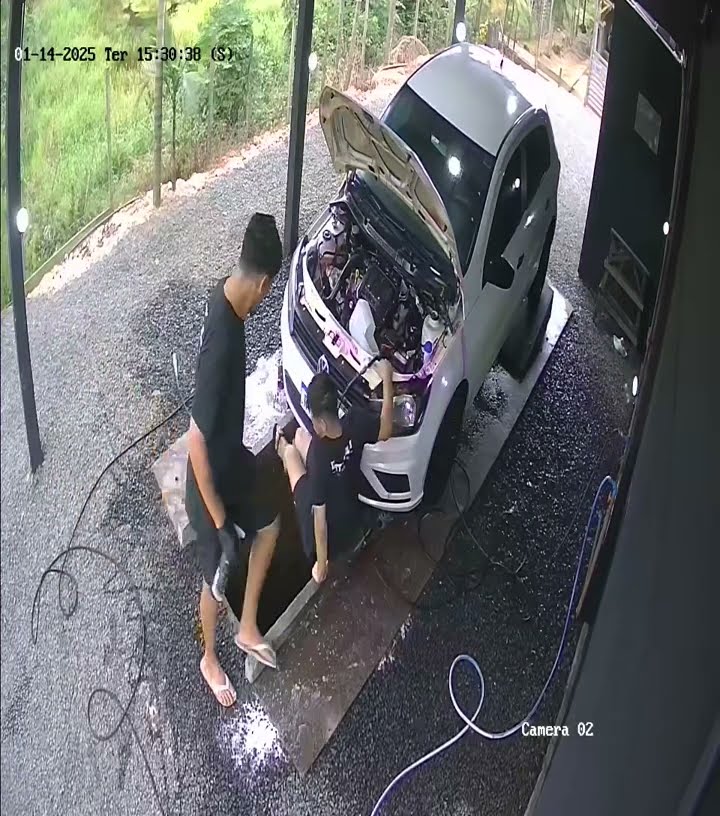 Car Washer Steps Into Water Chute || ViralHog