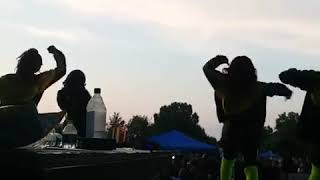 King Meesee backstage Tiny Harris from Xscape Perfroms