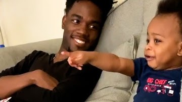 Baby and dad having hilarious conversation 😍