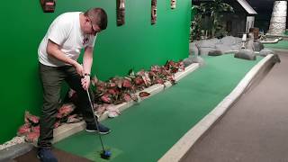 Paradise Island Adventure Golf at the Trafford Centre Manchester 1 of 11 screenshot 5