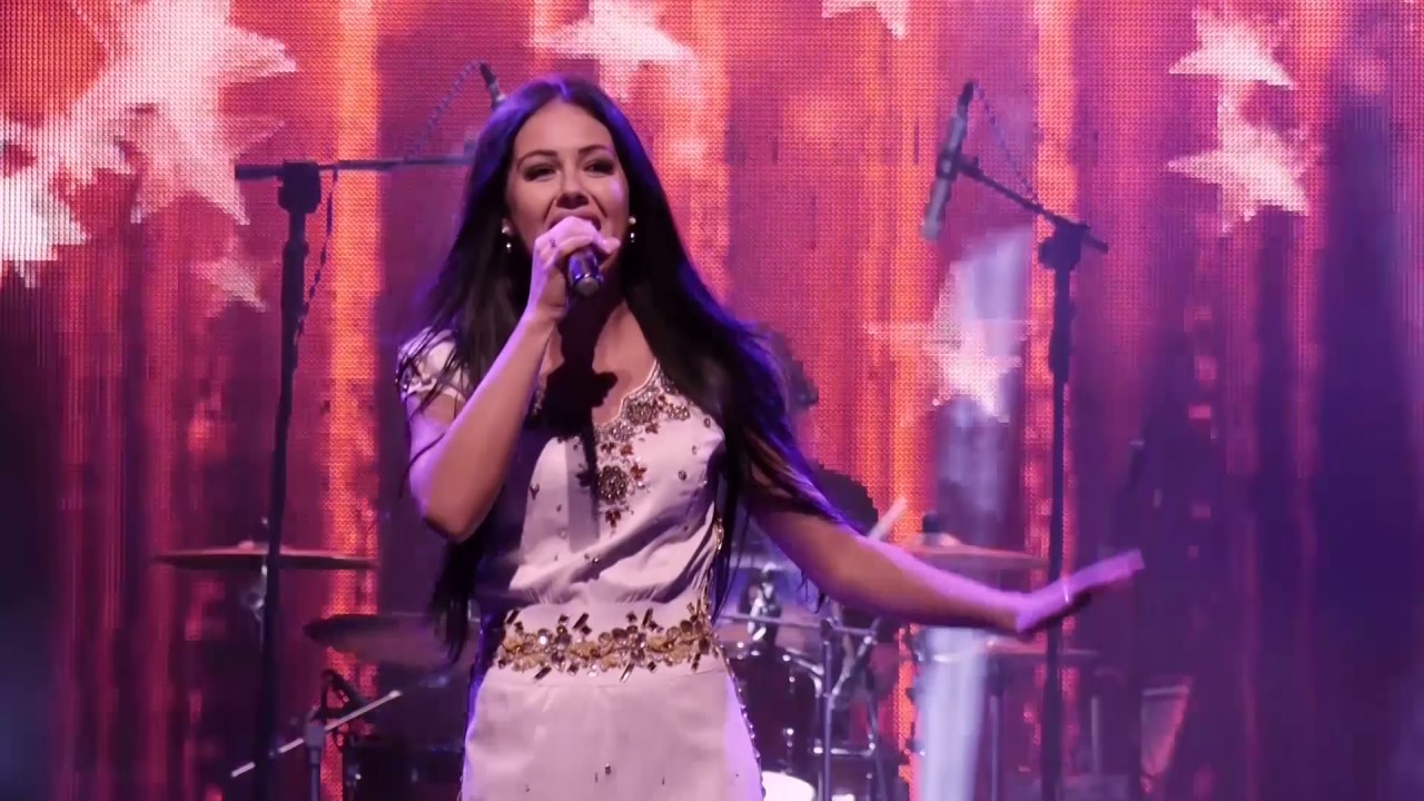 YouTube पर Алла Івашина «День народження» муз.  і с.л  А. Івашина देखें