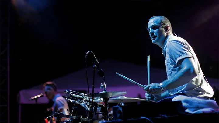 Drum badass Darren King & Mutemath perform "Reset"...